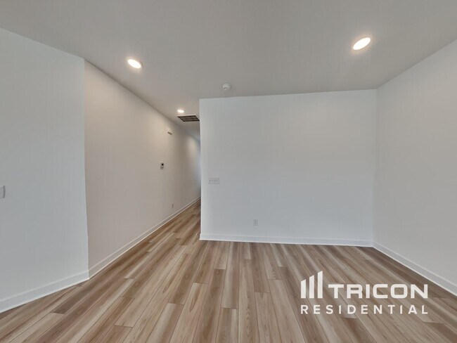 Foto del edificio - 156 Millbrook Dr