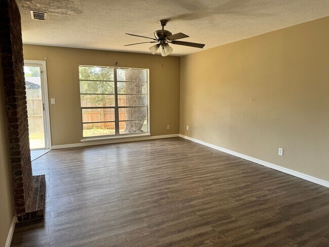 Foto del edificio - FOR RENT – 2 Bed / 1 Bath Triplex in Citrus Park, Ocala, FL – Available Now!