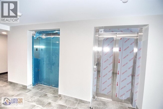 Photo du bâtiment - 2550 Sandwich W Pkwy