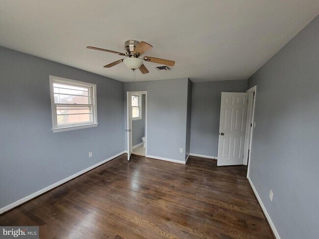 Building Photo - 5708 Hartwell St