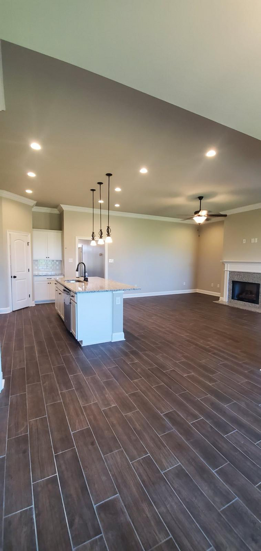 Building Photo - Like New Construction...WILLOW HEIGHTS-BEN...