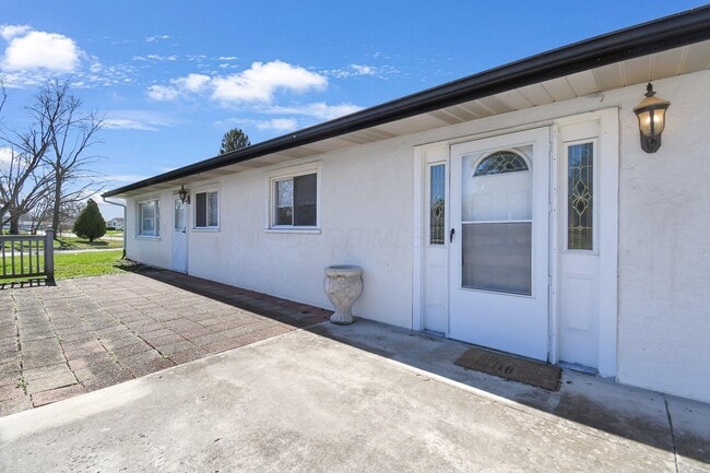 Building Photo - 4344 Broadhurst Dr