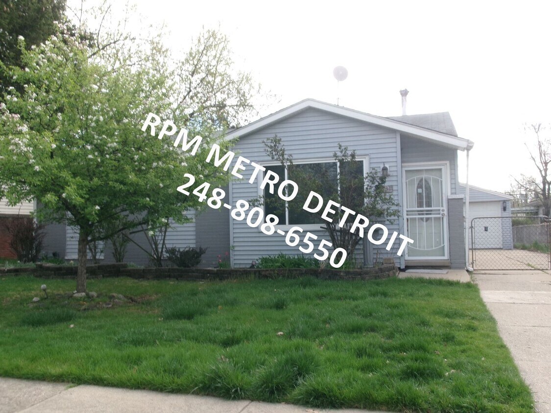 Primary Photo - Move in ready Ranch Style Home in Westland