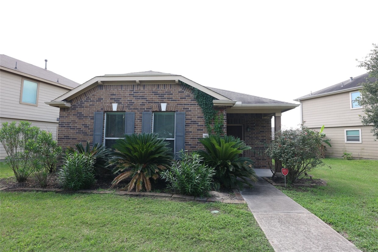 Primary Photo - 907 Aft Valley Dr