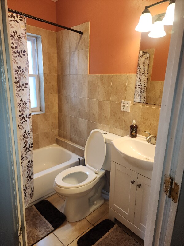 Foto del edificio - 916 E Woodlawn St