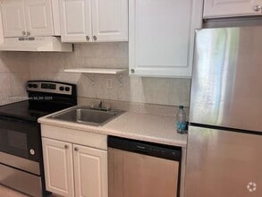 Building Photo - 7820 NE Bayshore Ct
