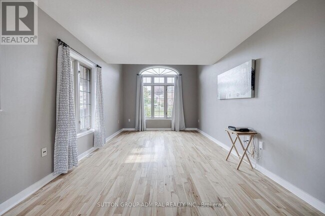 Photo du bâtiment - 132 Brown Wood Dr