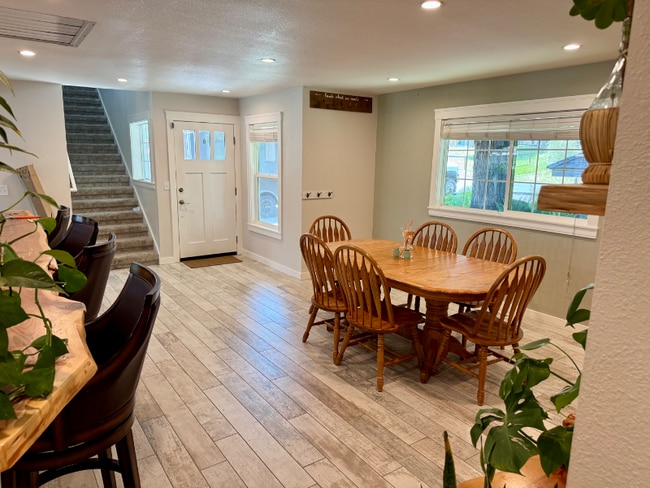 Foto del edificio - 224 Cotati Oaks Ct W