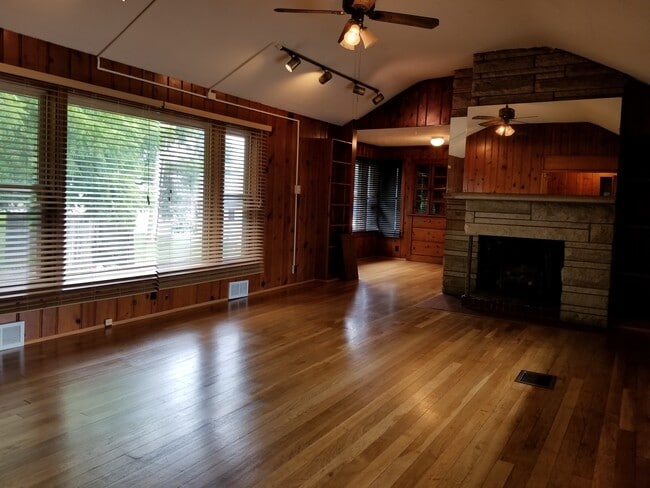 Building Photo - 1217 N College Ave