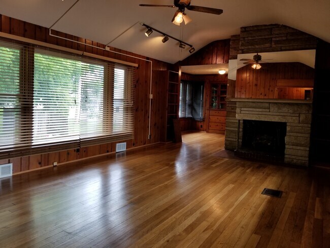 Foto del edificio - 1217 N College Ave