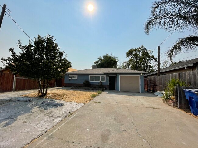 Building Photo - 3617 Willow St