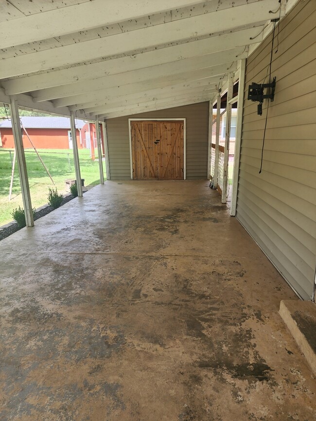 Building Photo - 213 Ramsey Ln