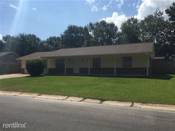 Primary Photo - 16301 Linten Dr