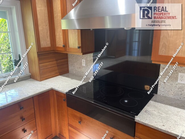 Building Photo - Beautiful 4 Bedroom Condo