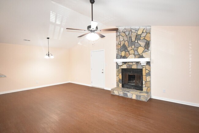 Foto del edificio - 2 Bedroom and 2 Bath Condo (No Pets)