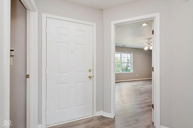 Building Photo - 9645 Claymore Dr