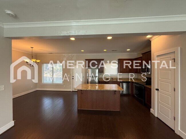 Building Photo - Wonderful Town Home for Rent in Polo Cross...