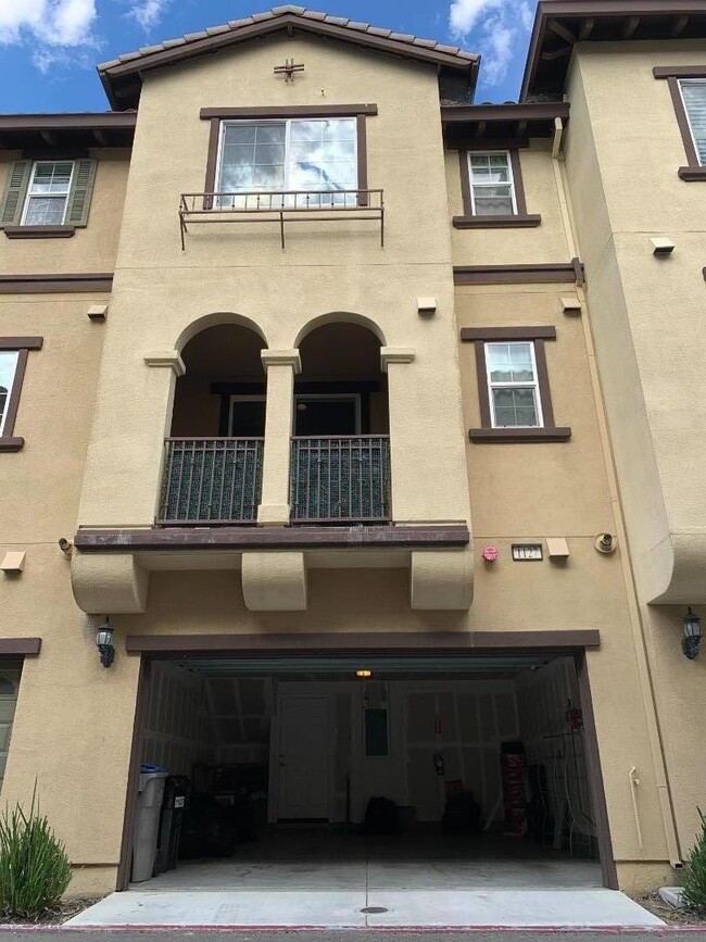 Building Photo - 1127 Genco Terrace