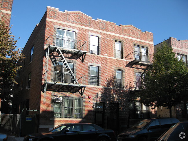 Building Photo - 309 Schaefer St