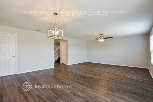 Building Photo - 13743 Laranja St