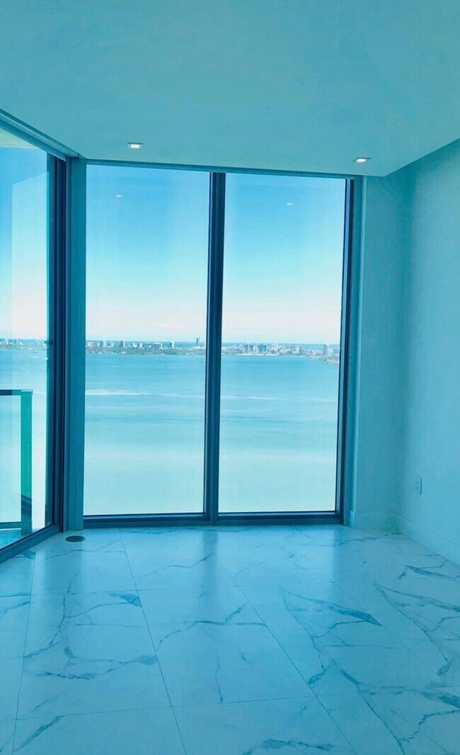 Foto del edificio - 2900 NE 7th Ave