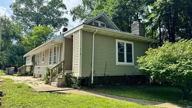 Building Photo - 518 S Swain Ave