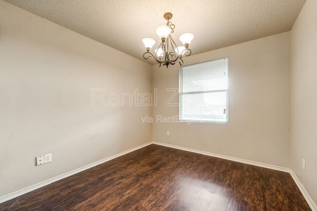 Building Photo - 1117 Scarlet Sage Pkwy