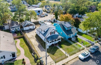 Building Photo - 78 Manning Pl