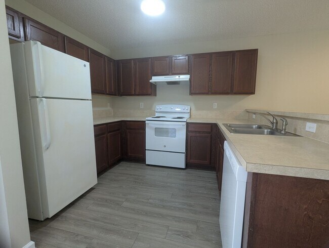 Building Photo - 3/2 WITH A GREAT PRICE AND READY FOR IMMED...