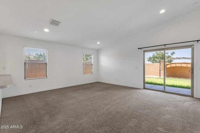 Foto del edificio - 7430 S 22nd Ln