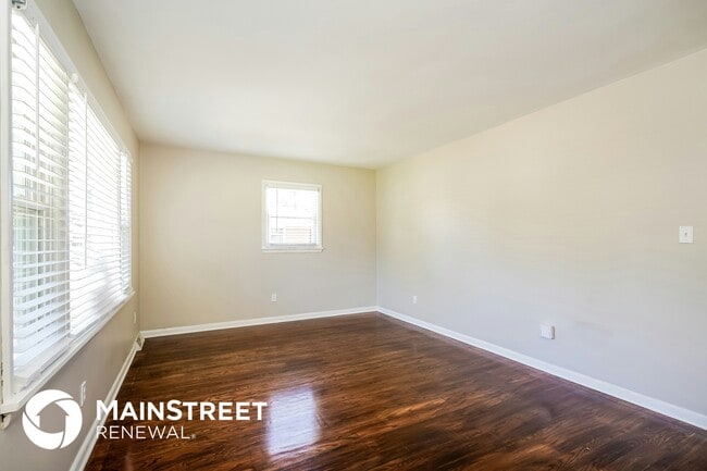 Building Photo - 4401 Charlotte Ann Dr