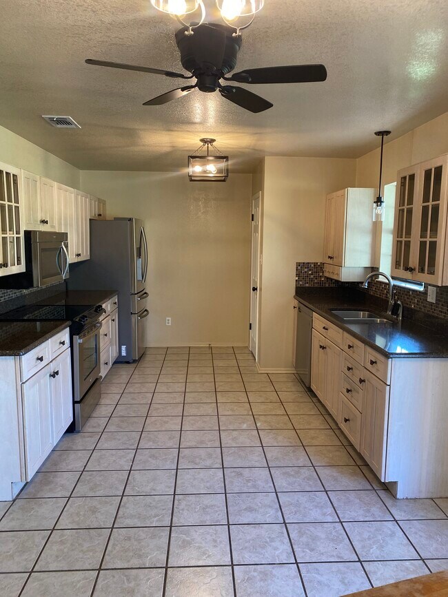 Building Photo - 7497 FM2484