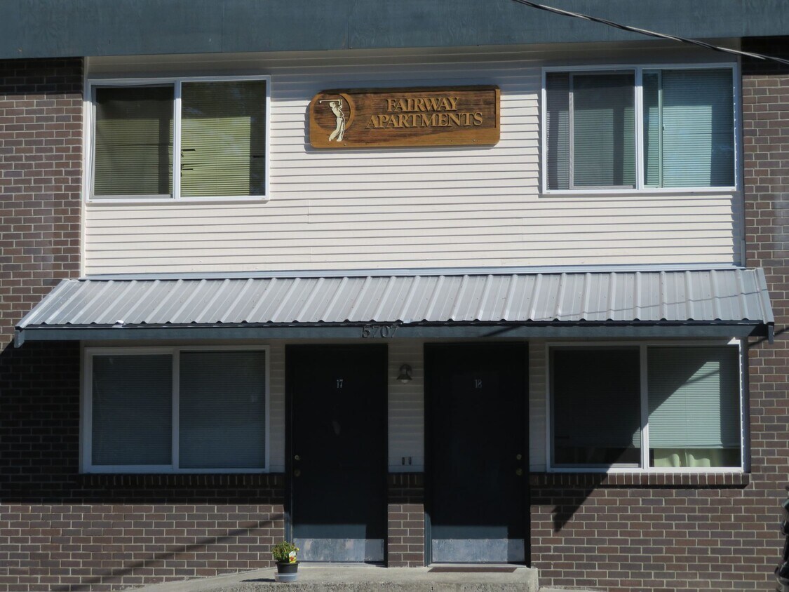 Primary Photo - Fariway Apartments