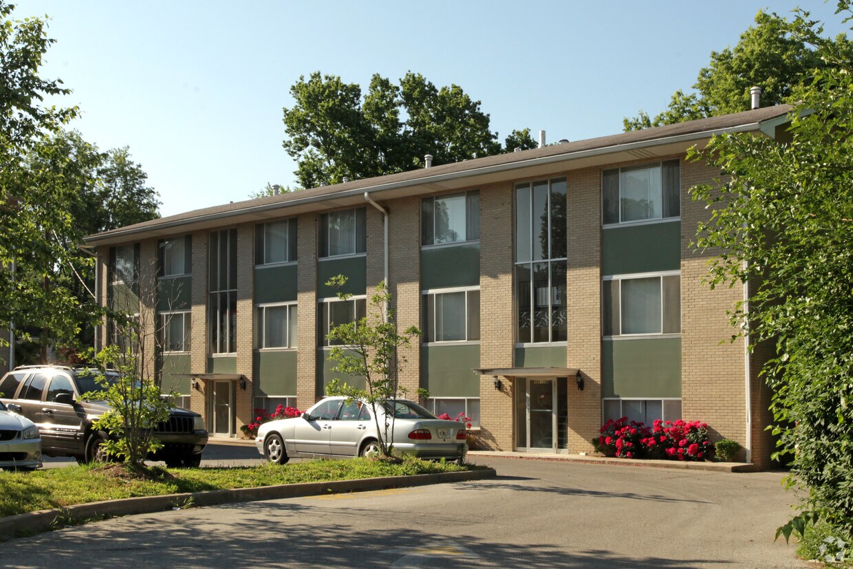 Primary Photo - Charlotte Apartments