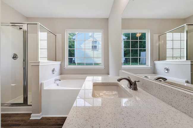 Building Photo - 1611 Eagles Landing Dr