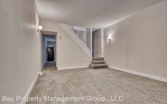 Building Photo - 3 br, 1 bath House - 627 E 30th St