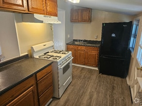 Building Photo - 305 Buttonwood St