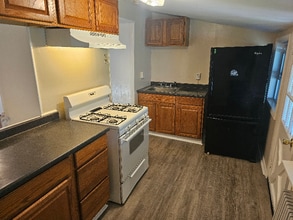 Building Photo - 305 Buttonwood St