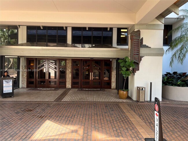 Foto del edificio - 520 Brickell Key Dr