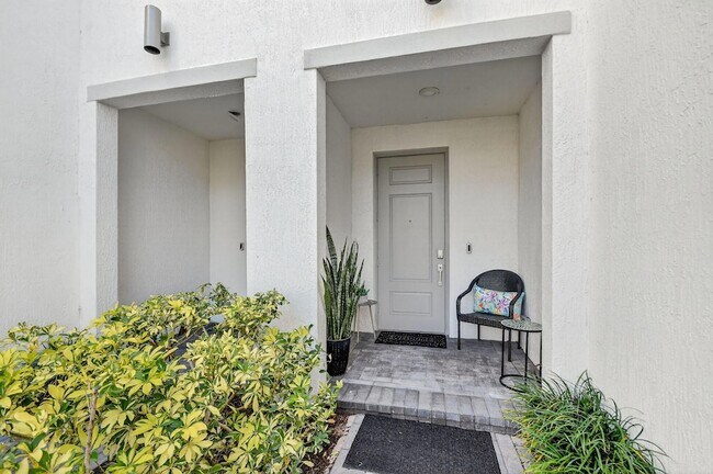 Foto del edificio - 4790 Navali Dr