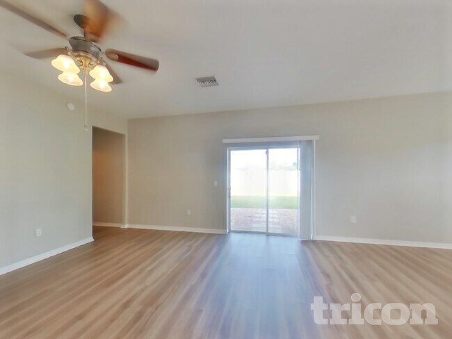Foto del edificio - 3256 Enclave Blvd