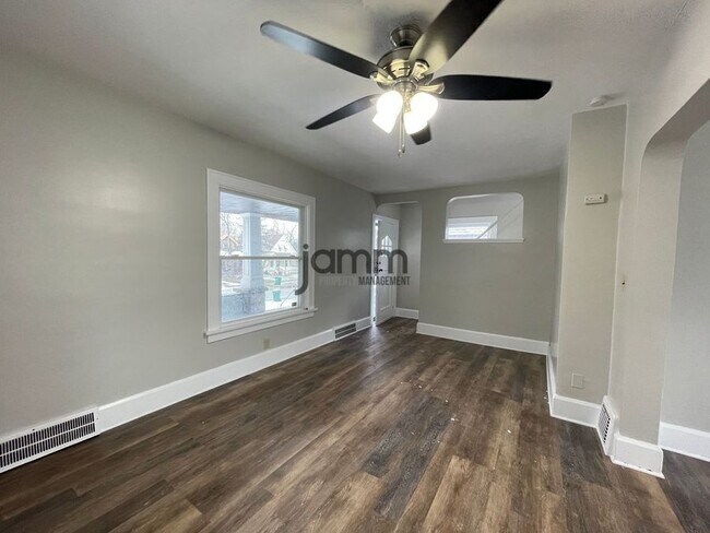 Foto del edificio - 5233 Anthony St