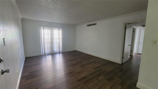 Building Photo - 375 Wymore Rd