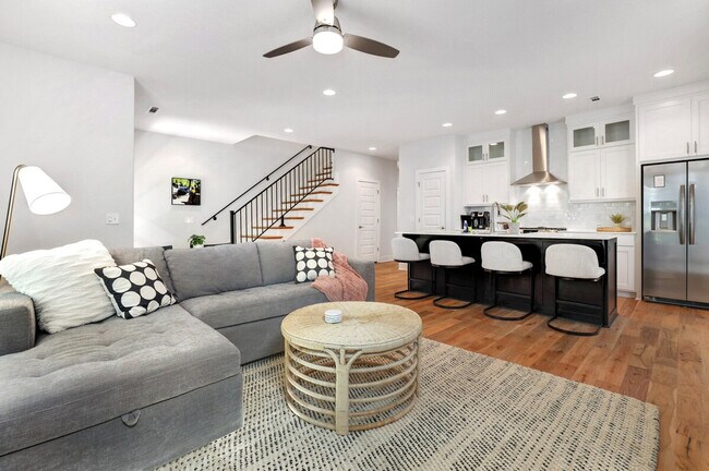 Foto del edificio - 2345 E Amherst Aly