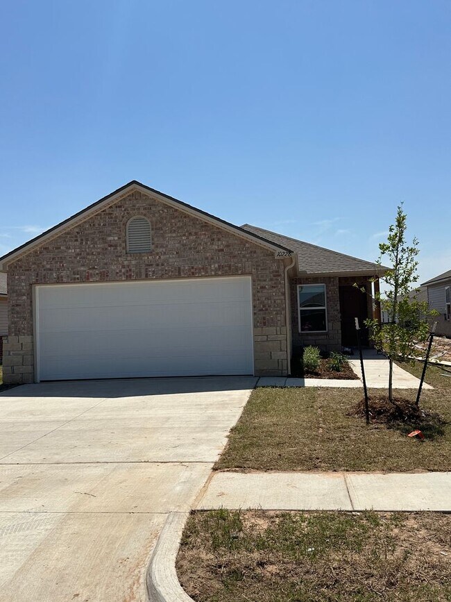 Building Photo - NEW Three Bedroom | Two Bath Home in Saratoga