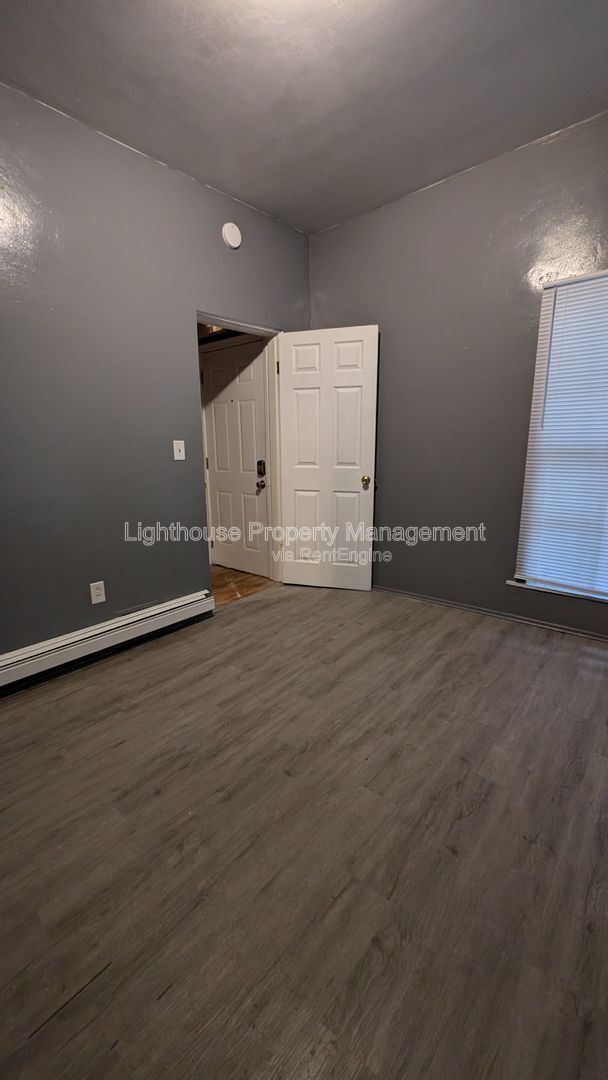 Foto del edificio - 809 W Cedar St