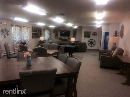 Building Photo - 3 bedroom in Menominee MI 49858