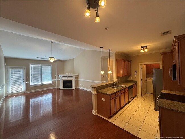 Foto del edificio - 210 Fountainhead Ln