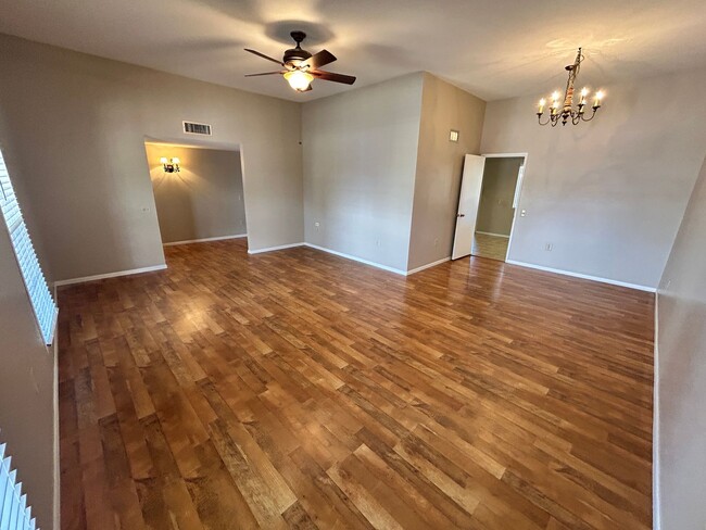 Foto del edificio - Age Restricted 2 Bd/2 Bath Golf Course Sub...
