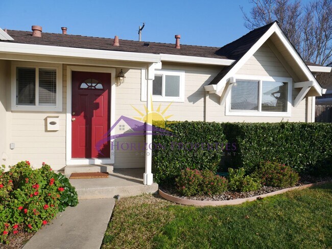 Foto del edificio - Immaculate 3 Bed 1 Bath 1,008 Sq. Ft. Sacramento Home in Arden